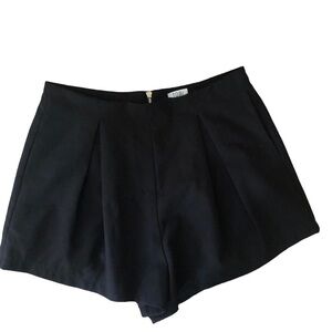 TOBI Pleated High Waisted Shorts Sz. L Black Exposed Back Zipper Dressy School